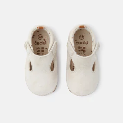 Baby girl's beige play shoes