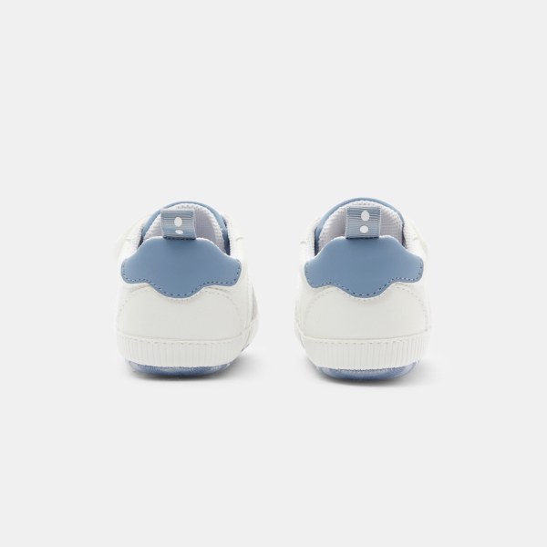 Baby boy's blue low-top trainers
