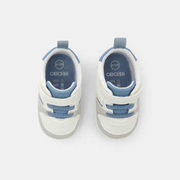 Baby boy's blue low-top trainers