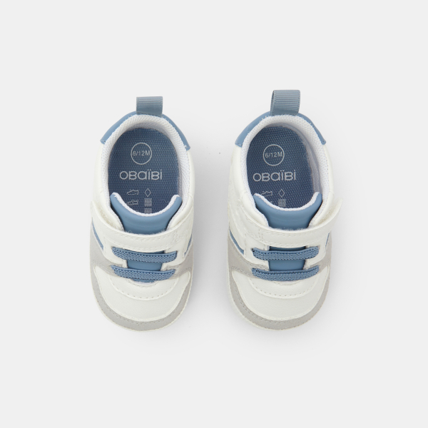 Baby boy's blue low-top trainers
