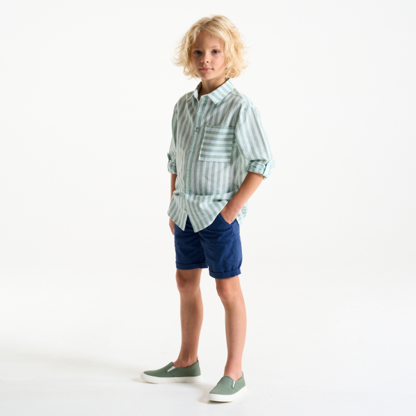 Boy's slim-fit navy blue canvas Bermuda shorts