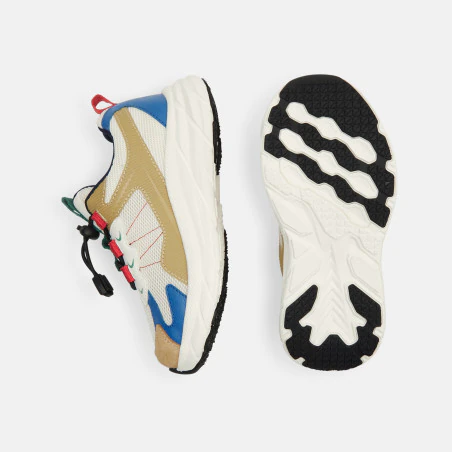 Boy's brown running trainers with self-locking laces