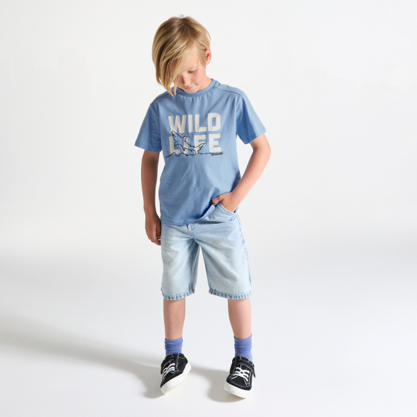 Boy's sky blue slogan T-shirt with short sleeves