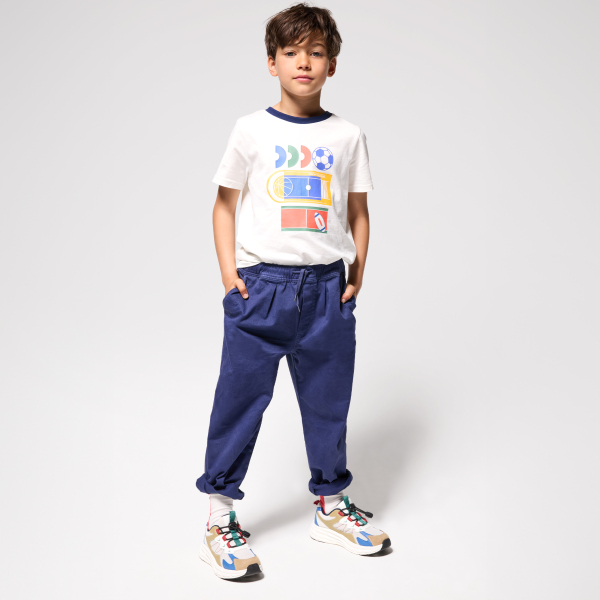 Boy's white short-sleeved T-shirt with motif
