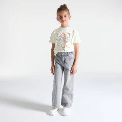 Girl's white short-sleeve T-shirt with slogan